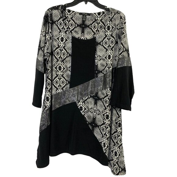 Style & Co. Tops - Style & Co. Women's Black & White Peru Python Blouse
